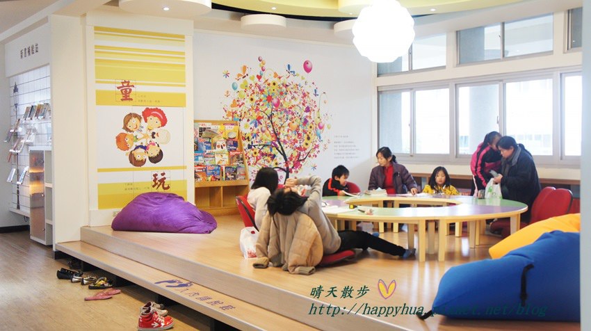 豐原圖書館二樓 兒童書區 (1).JPG
