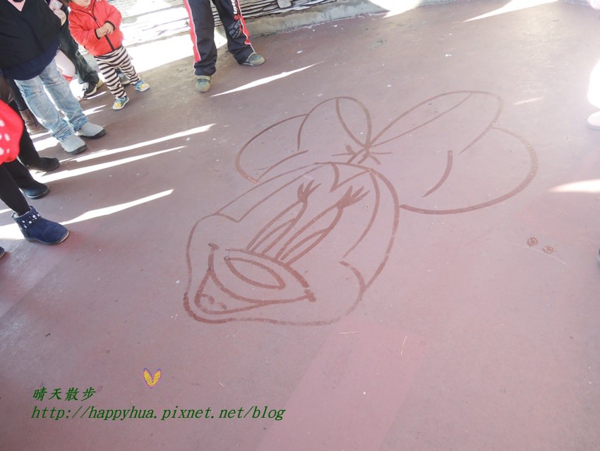 20150202迪士尼樂園清潔人員掃把畫米妮