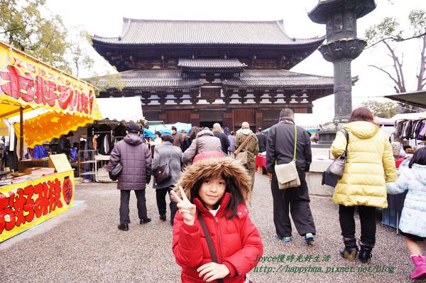 京都景點 好逛 好買 好吃的京都東寺弘法市古物市集每月21日的萬人露天跳蚤市場 晴天散步